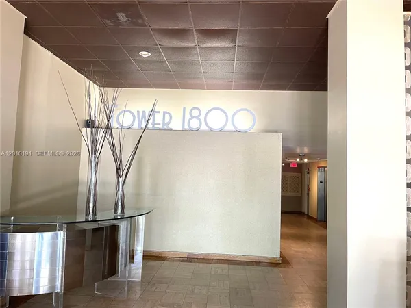 $3,000 | 1800 Collins Avenue, Unit 5D, Miami Beach, FL 33139