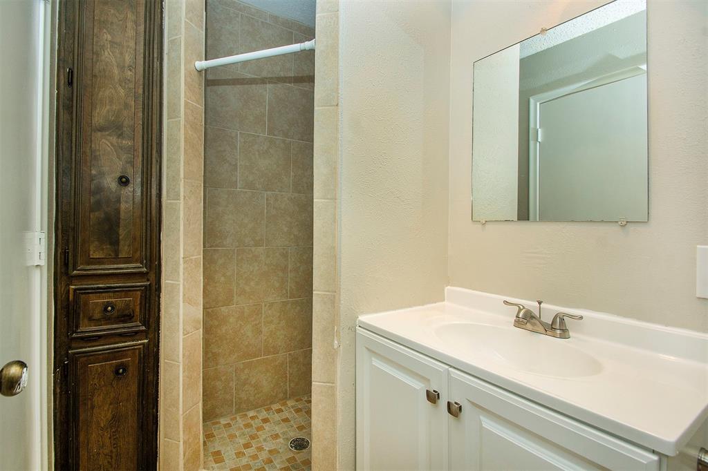 12831 Pandora Drive Dallas, TX 75238 - Photo 19 of 25 Primary Bath