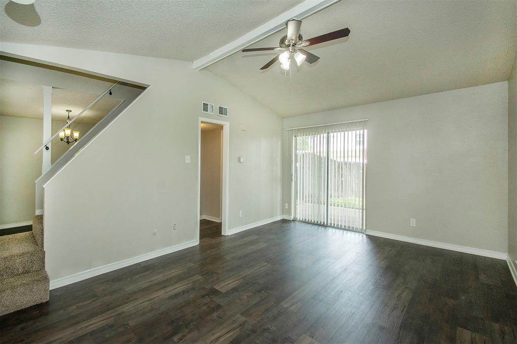 12831 Pandora Drive Dallas, TX 75238 - Photo 7 of 25 Living room
