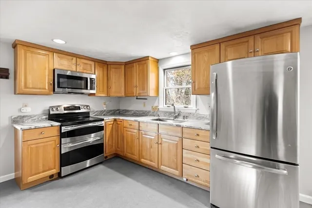 $598,000 | 35 Willard Street, Wareham, MA 02571