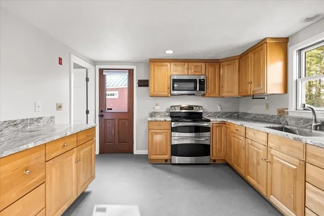 $598,000 | 35 Willard Street, Wareham, MA 02571