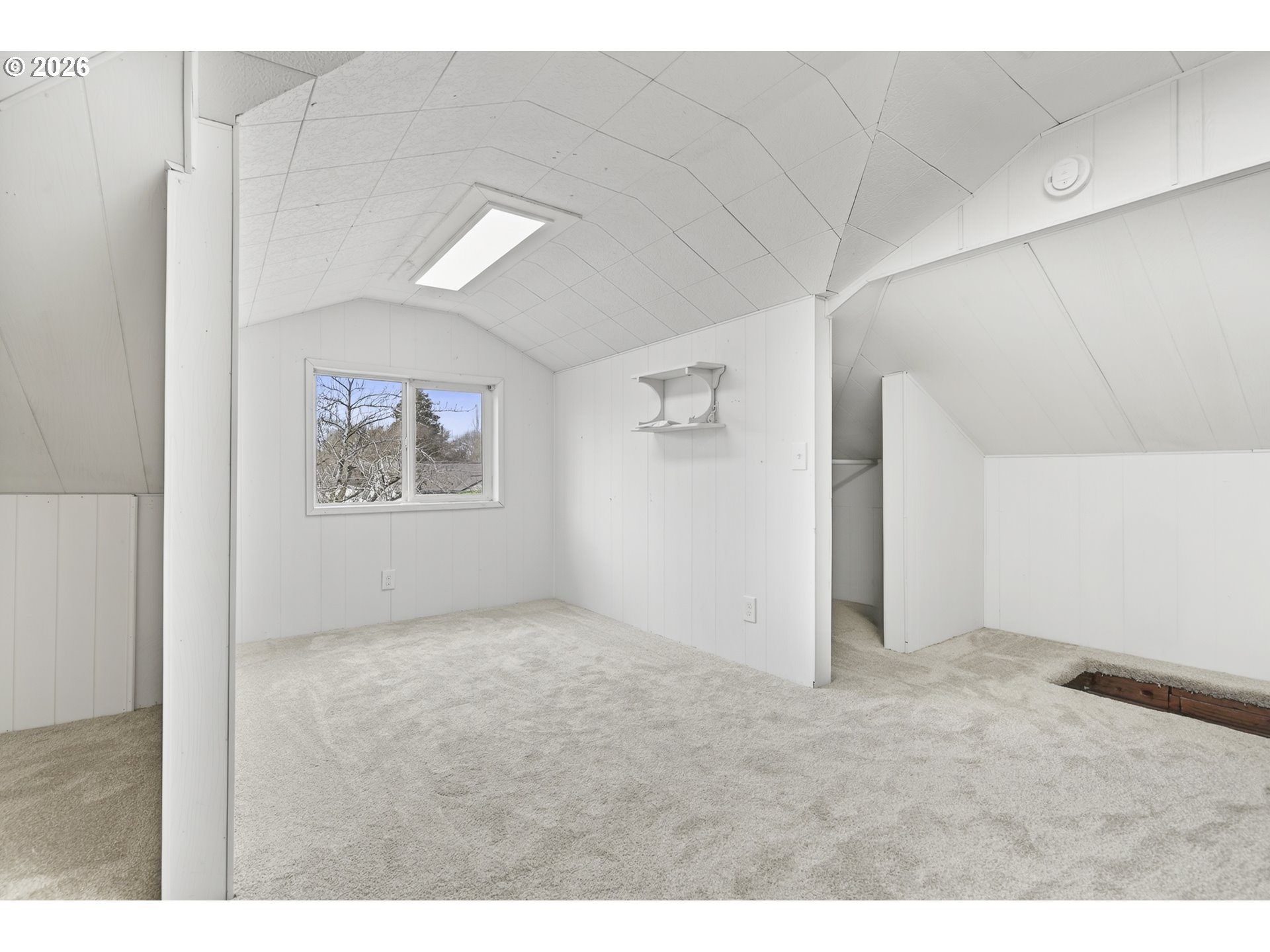 520 24th Avenue Longview, WA 98632 - Photo 30 of 37 a view interior of a house an entryway
