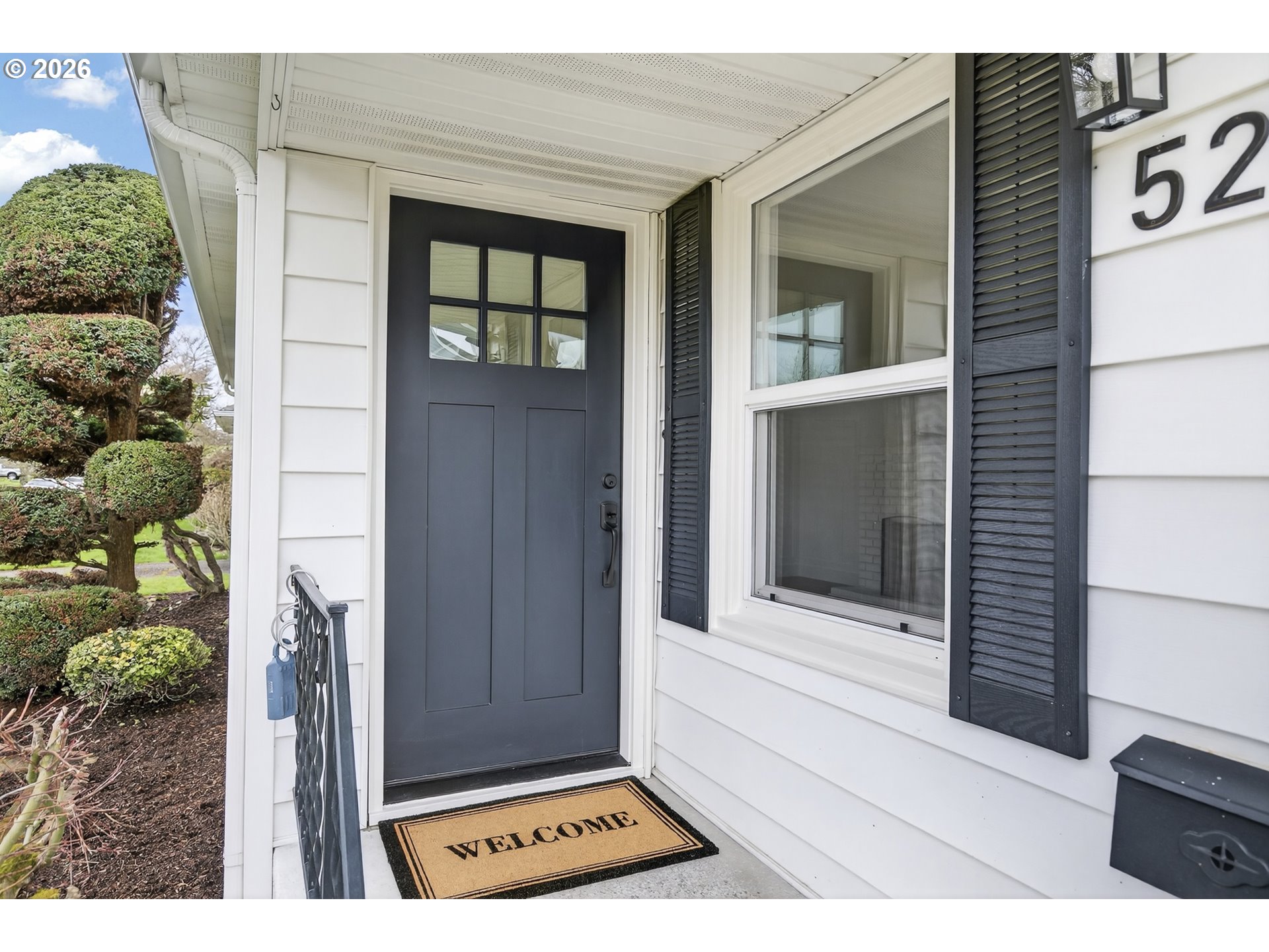 520 24th Avenue Longview, WA 98632 - Photo 4 of 37 a view of front door of house