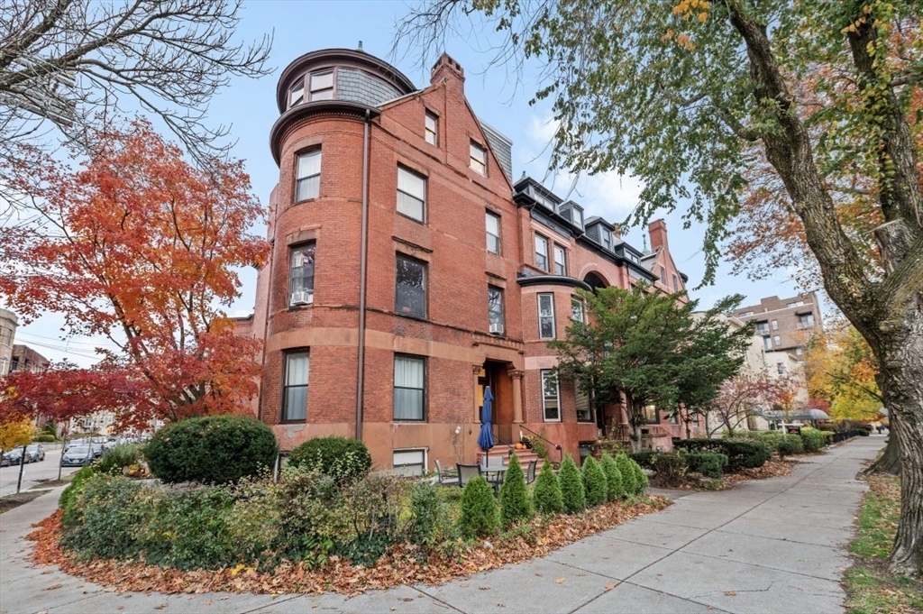 1880 Beacon Street, Unit 6 Brookline, MA 02445 - Photo 1 of 18 front view of a building