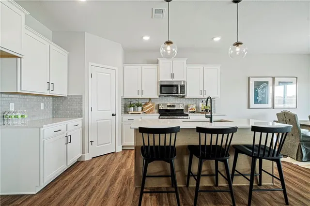 $487,558 | 18375 West 205th Terrace, Spring Hill, KS 66083