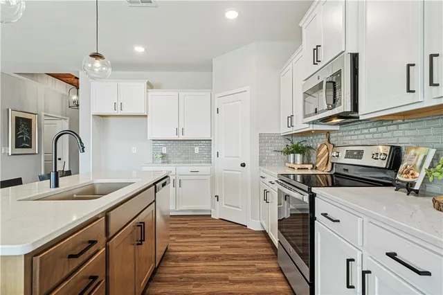 $487,558 | 18375 West 205th Terrace, Spring Hill, KS 66083