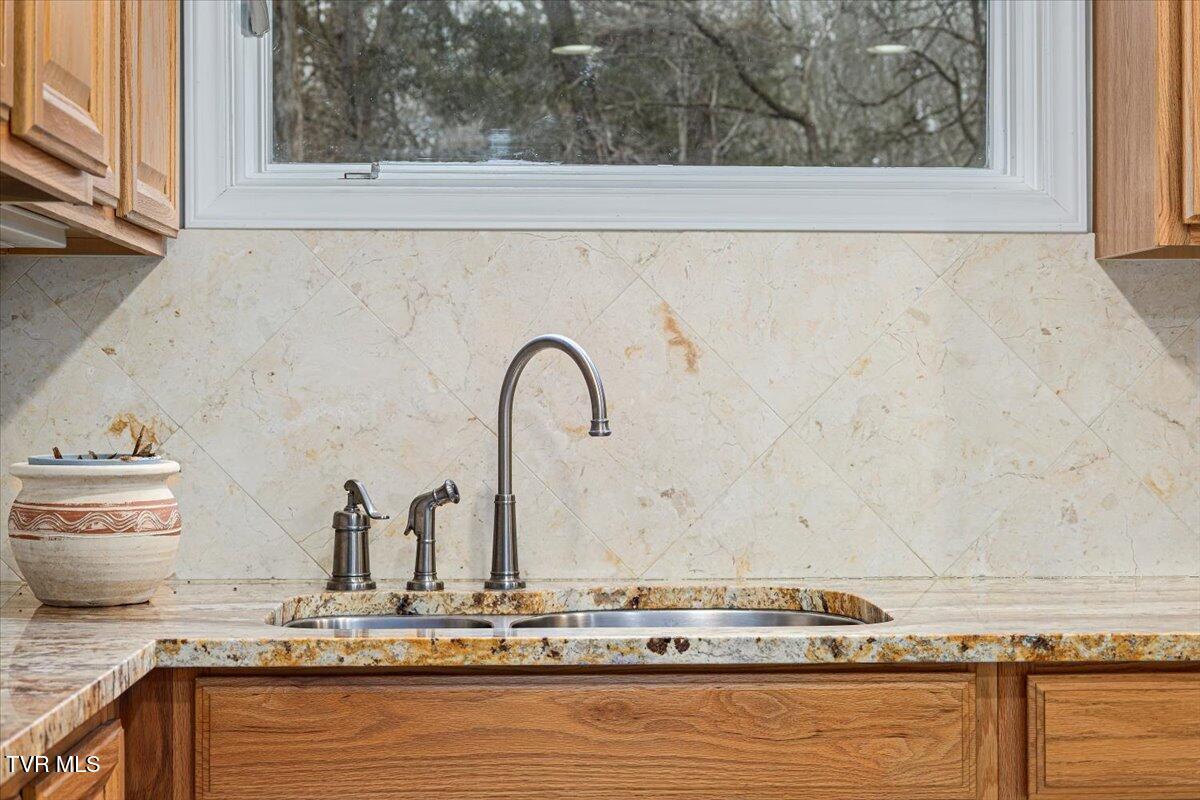 651 Rangewood Road Piney Flats, TN 37686 - Photo 38 of 184 092-128A2170