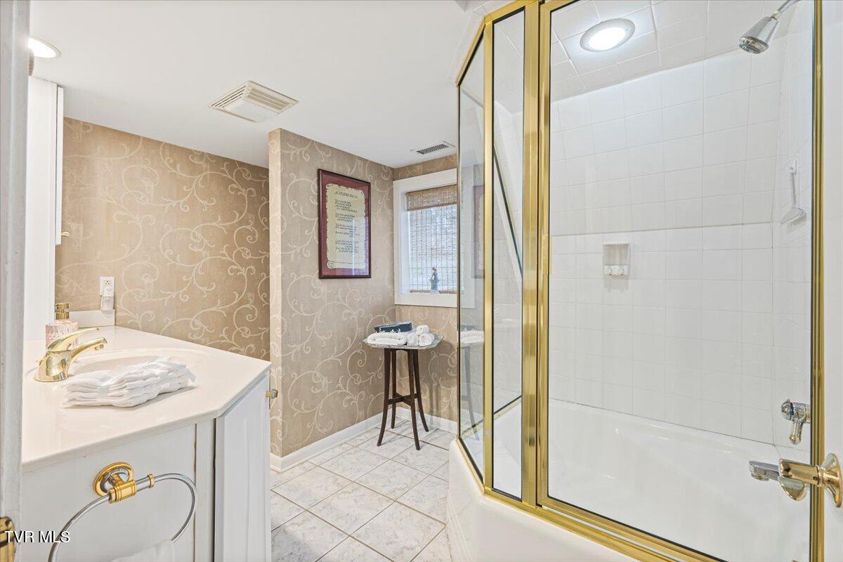 651 Rangewood Road Piney Flats, TN 37686 - Photo 73 of 184 041-128A2269