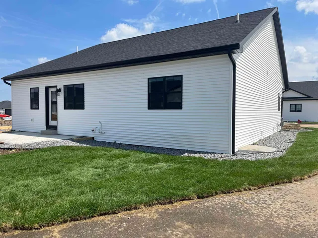 $379,900 | 201 Bonnie Lane, Belleville, WI 53508