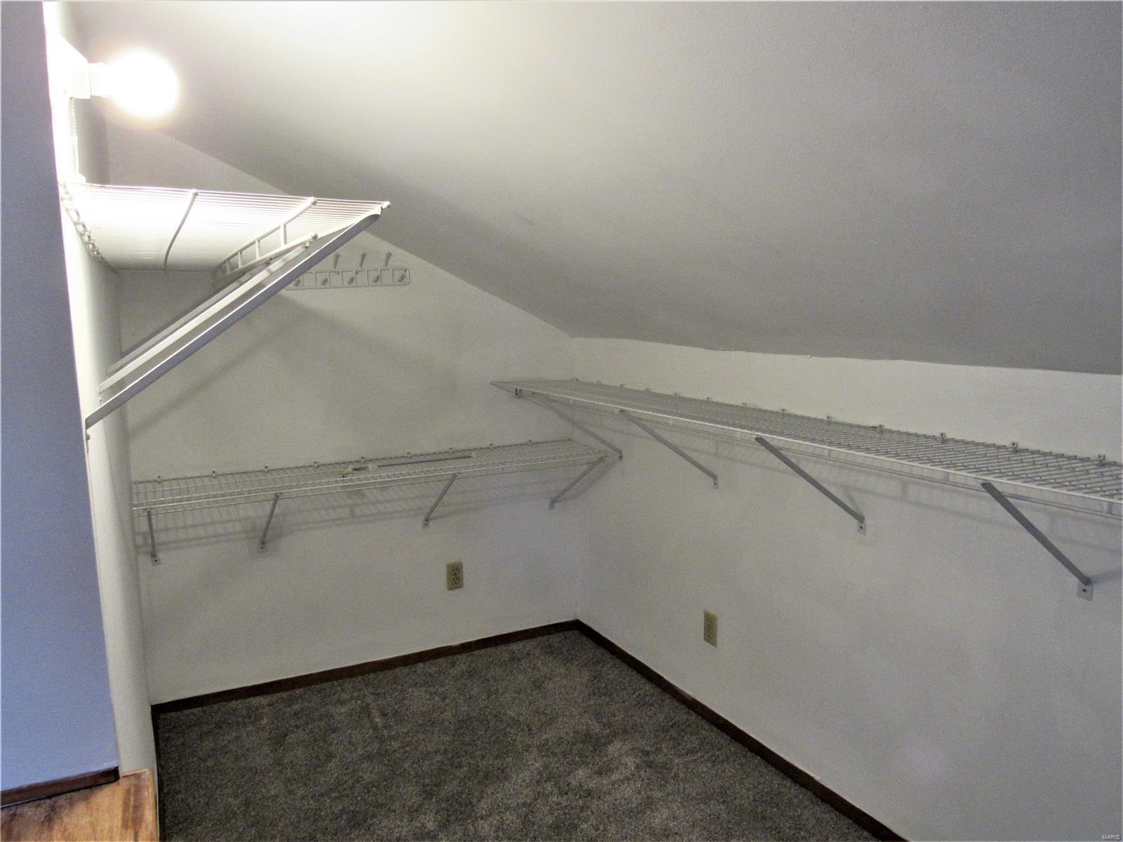 915 Logan Street Alton, IL 62002 - Photo 12 of 18 Gallery Image 12