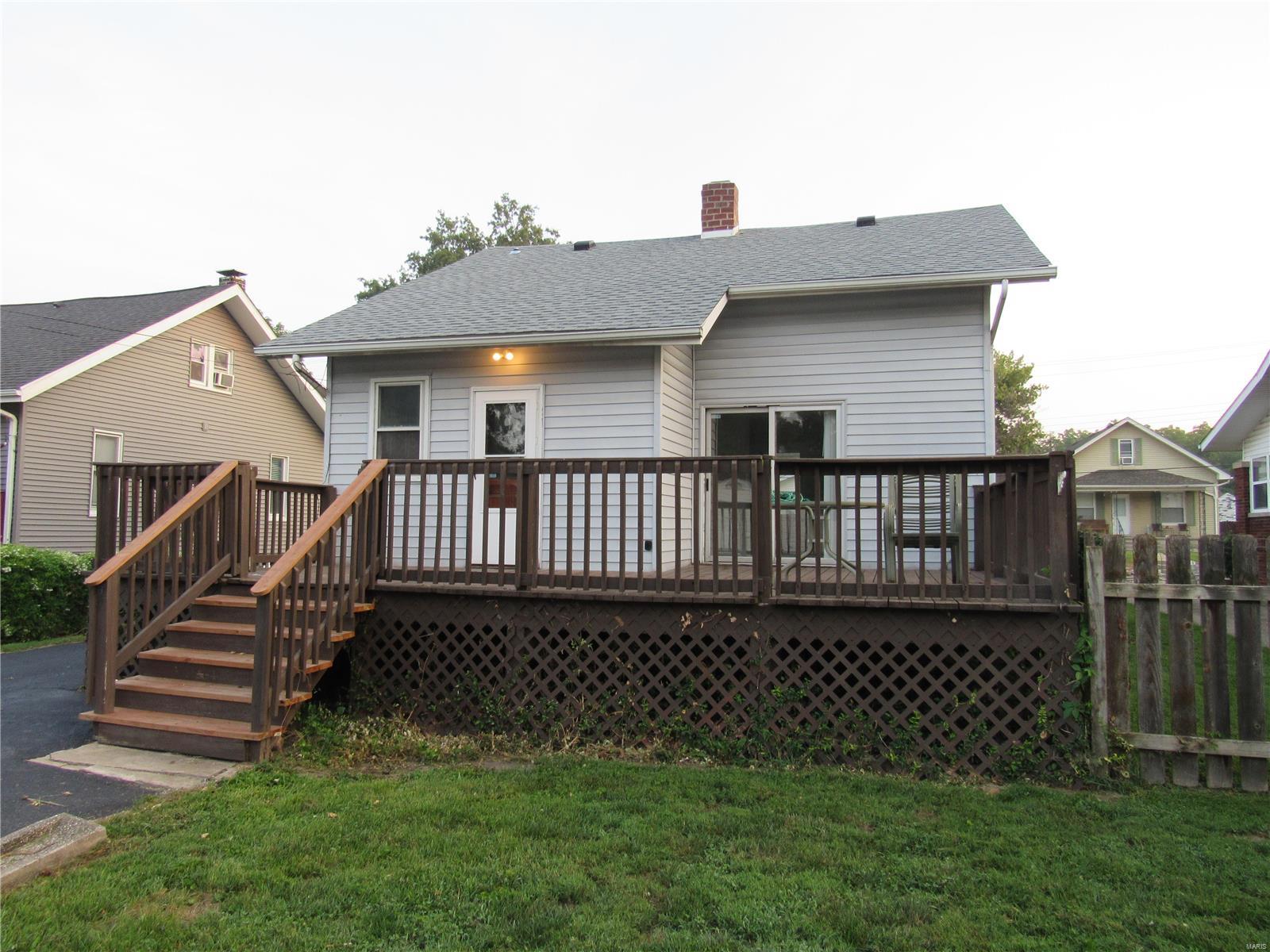 915 Logan Street Alton, IL 62002 - Photo 17 of 18 Gallery Image 17