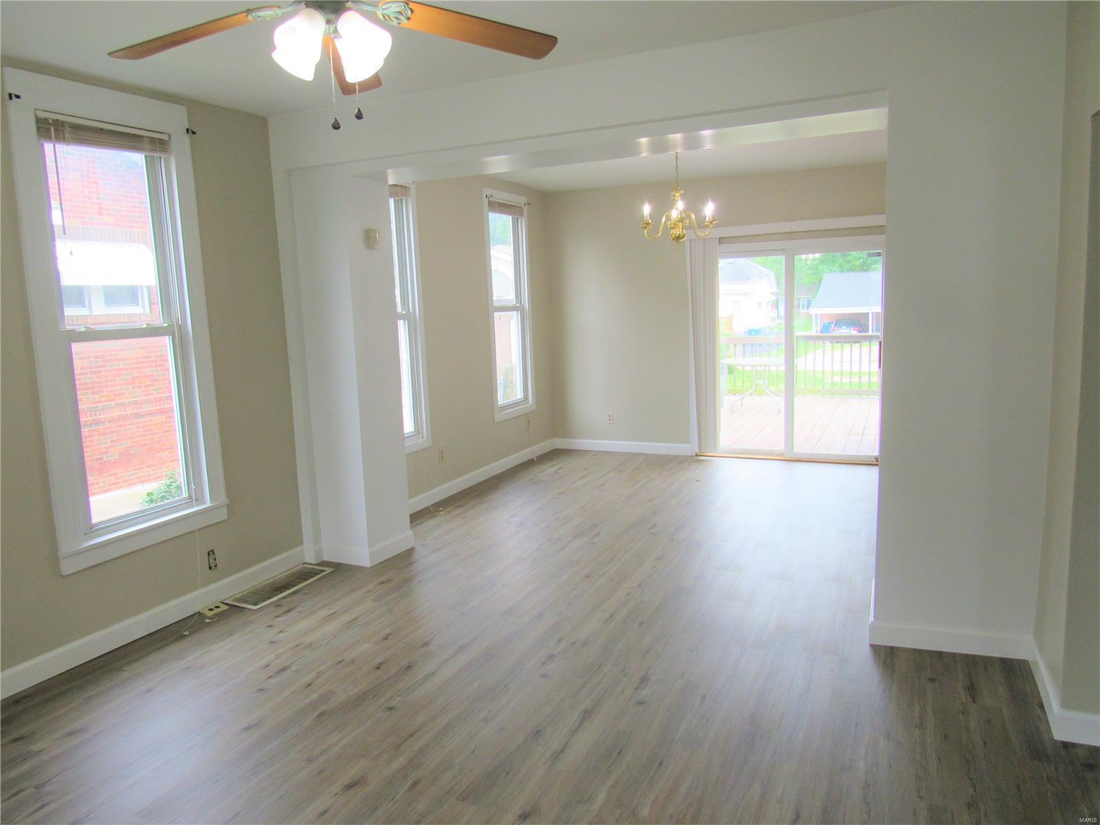 915 Logan Street Alton, IL 62002 - Photo 2 of 18 Gallery Image 2