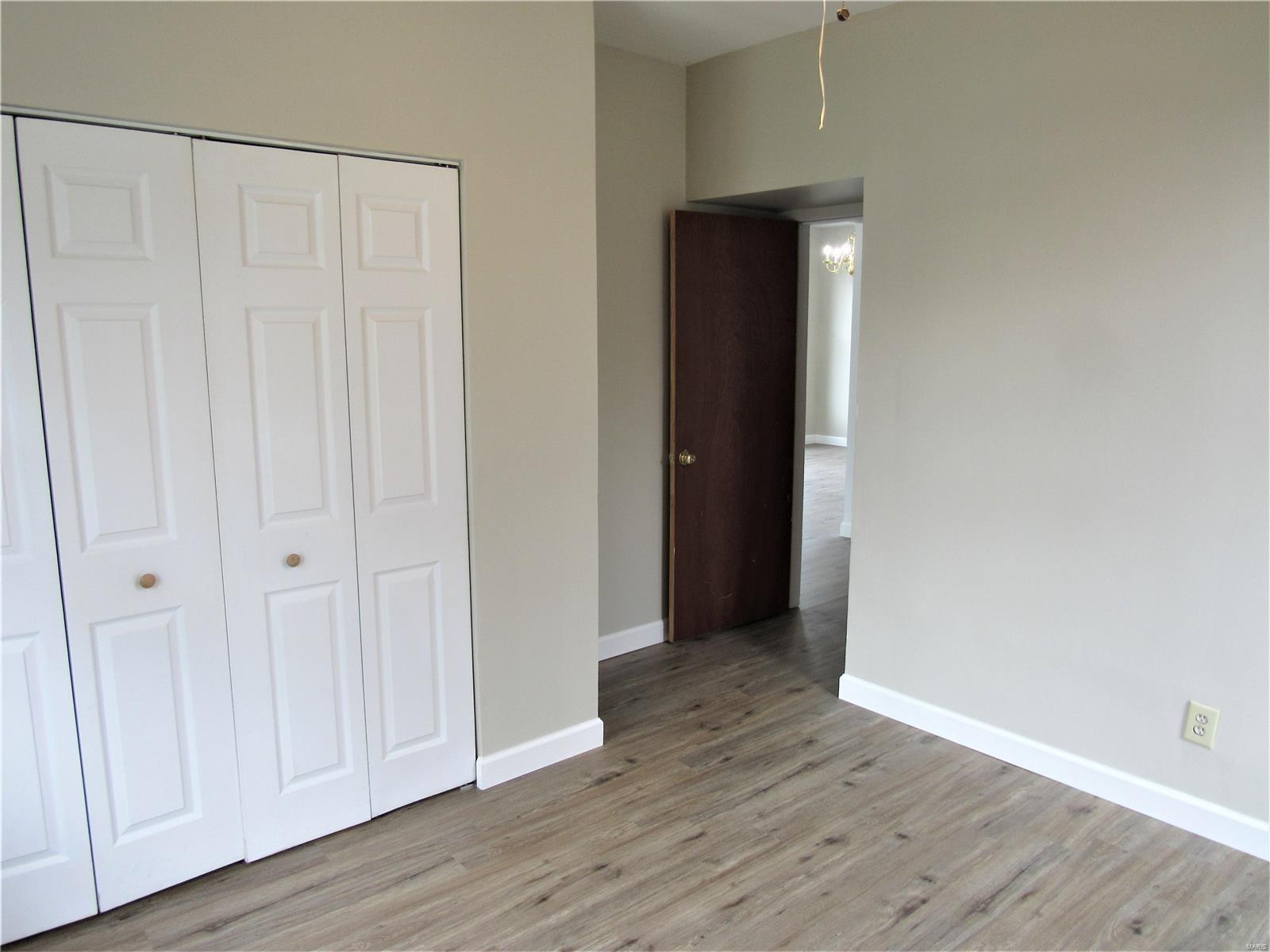 915 Logan Street Alton, IL 62002 - Photo 6 of 18 Gallery Image 6