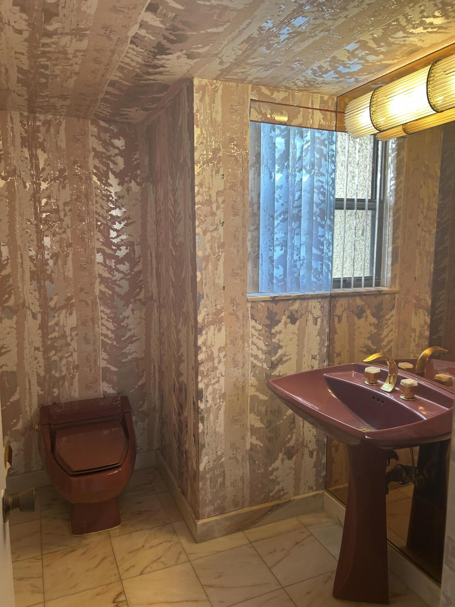 5650 Camino Del Sol, Unit 400 Boca Raton, FL 33433 - Photo 15 of 24 POWDER ROOM