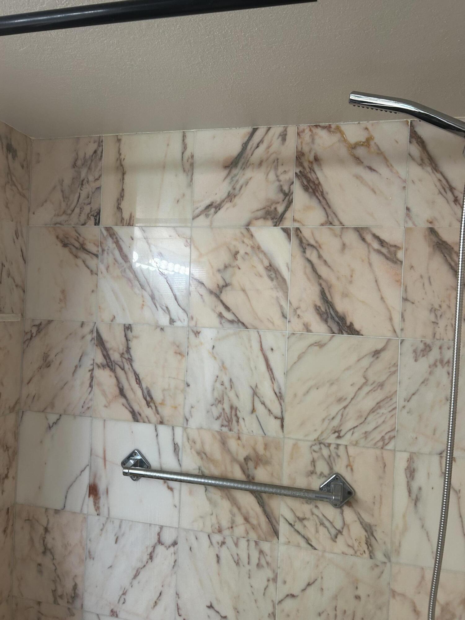 5650 Camino Del Sol, Unit 400 Boca Raton, FL 33433 - Photo 9 of 24 2ND FULL BATHROOM/MARBLE