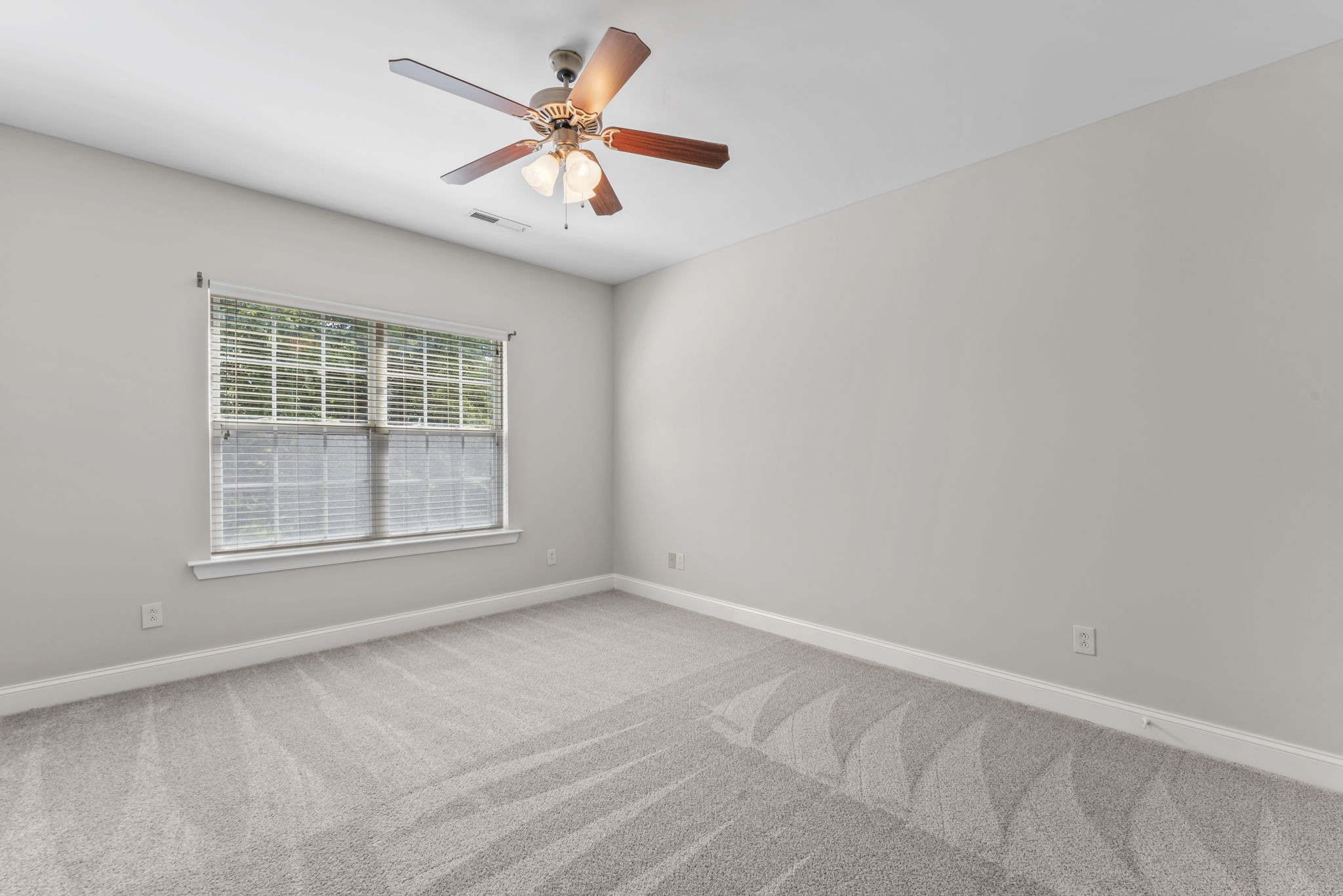 338 Rowlette Circle Murfreesboro, TN 37127 - Photo 11 of 17 an empty room with a window