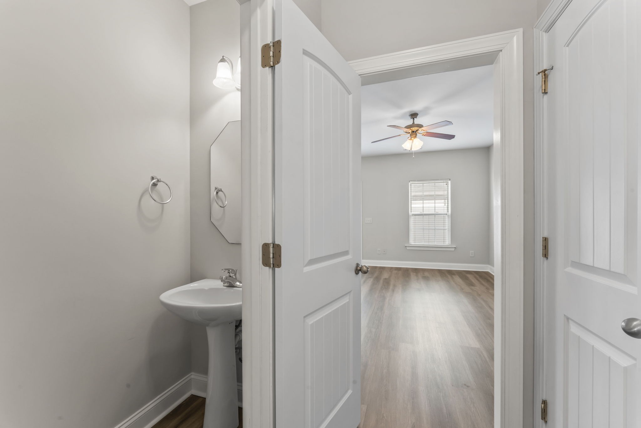 338 Rowlette Circle Murfreesboro, TN 37127 - Photo 10 of 17 a bathroom with a shower and a sink