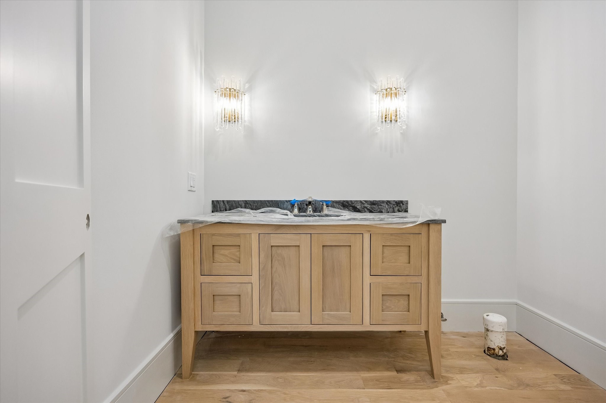 6011 Stones Throw Road Houston, TX 77057 - Photo 20 of 23 First-floor powder room – features stylish finishes.