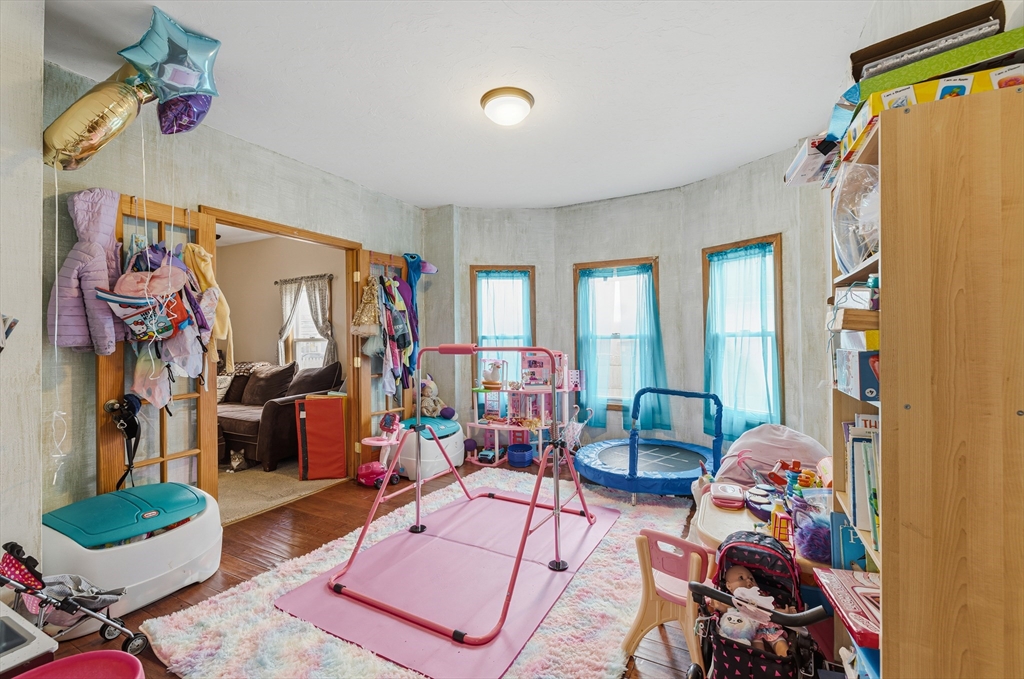 26 Wareham Street Middleboro, MA 02346 - Photo 17 of 42