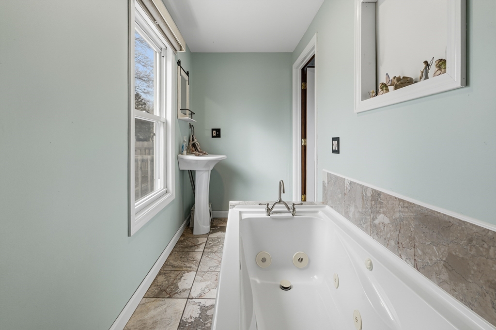 26 Wareham Street Middleboro, MA 02346 - Photo 19 of 42