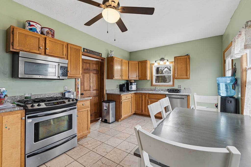 26 Wareham Street Middleboro, MA 02346 - Photo 6 of 42