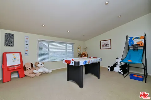 $1,549,000 | 6041 Ellenview Avenue, Woodland Hills, CA 91367