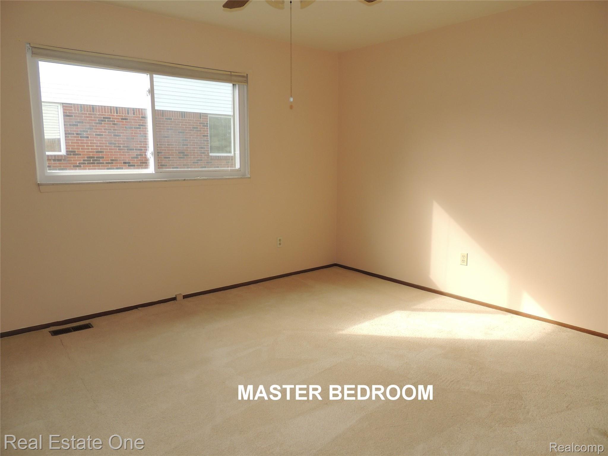 286 Prospect Drive Rochester, MI 48307 - Photo 10 of 20 DSCN7744.JPG