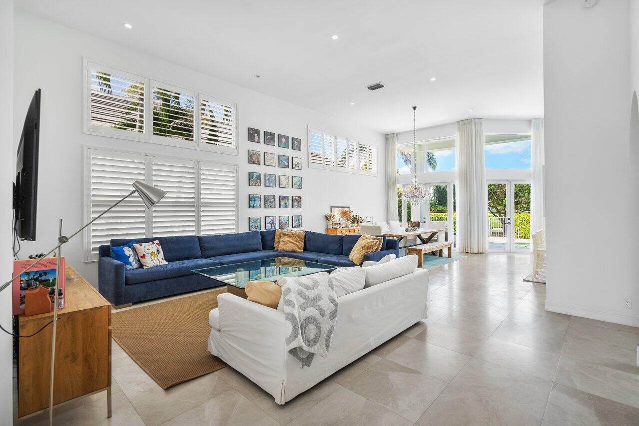 5712 Regency Circle East Boca Raton, FL 33496 - Photo 12 of 39 010-5712RegencyCircleEast-BocaRaton-FL-3