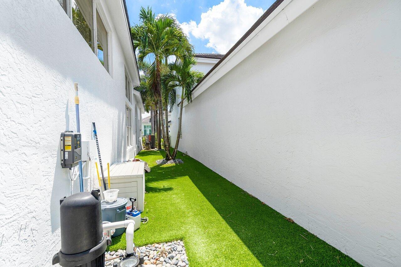 5712 Regency Circle East Boca Raton, FL 33496 - Photo 29 of 39 034-5712RegencyCircleEast-BocaRaton-FL-3