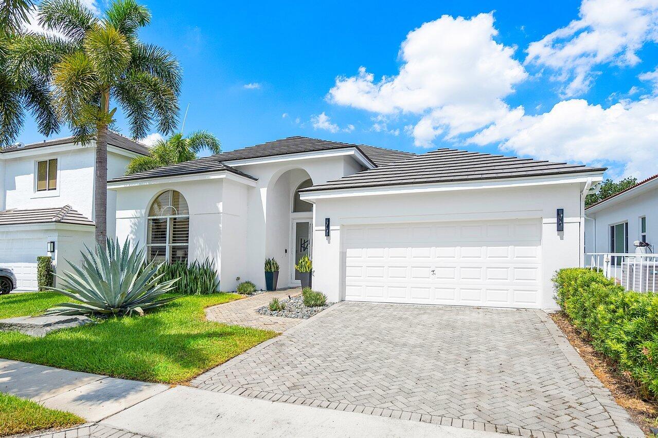 5712 Regency Circle East Boca Raton, FL 33496 - Photo 3 of 39 003-5712RegencyCircleEast-BocaRaton-FL-3