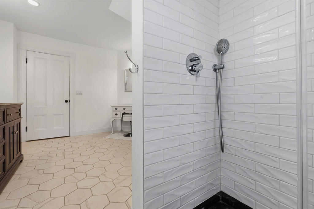 32 Ocean Street Beverly, MA 01915 - Photo 18 of 34