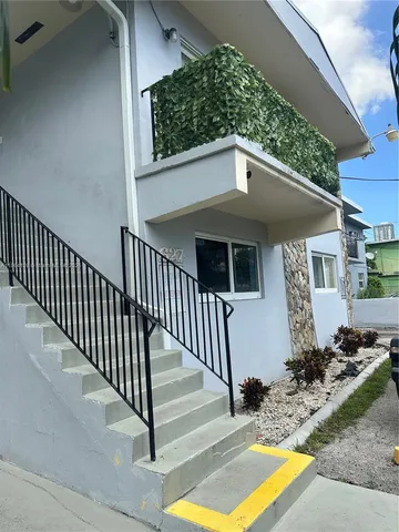 $2,300 | 627 Southwest 3rd Street, Unit 4, Miami, FL 33130