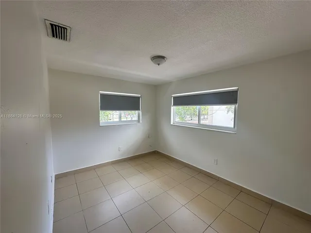 $2,300 | 627 Southwest 3rd Street, Unit 4, Miami, FL 33130