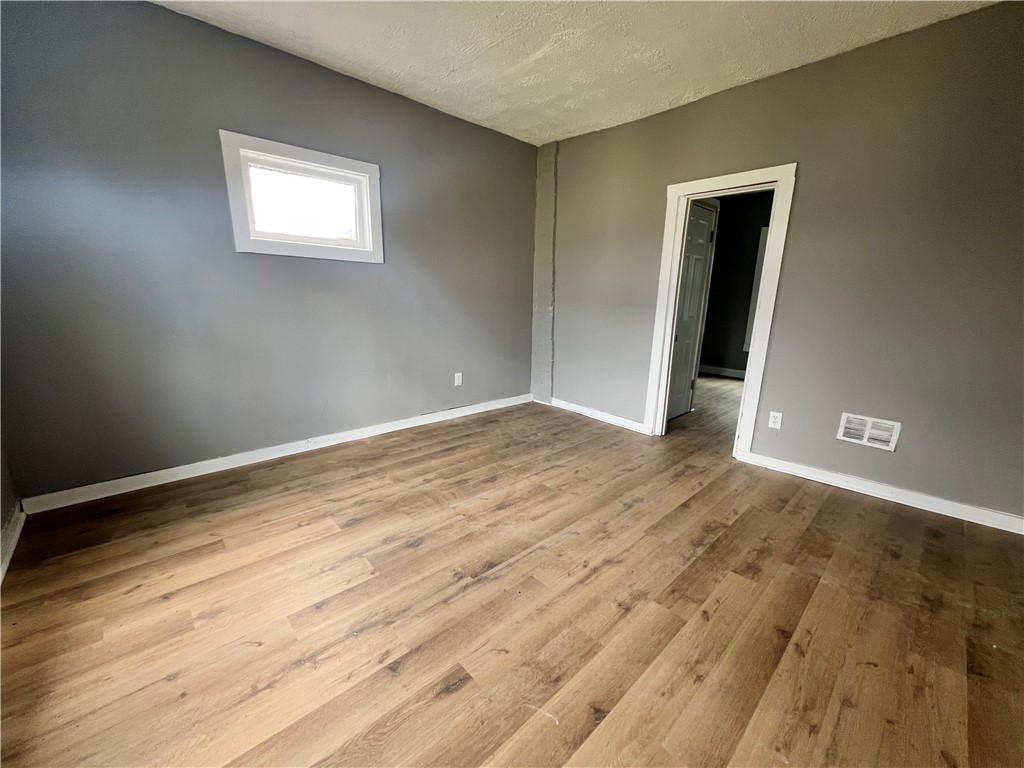 521 Clifford Avenue Rochester, NY 14621 - Photo 13 of 23