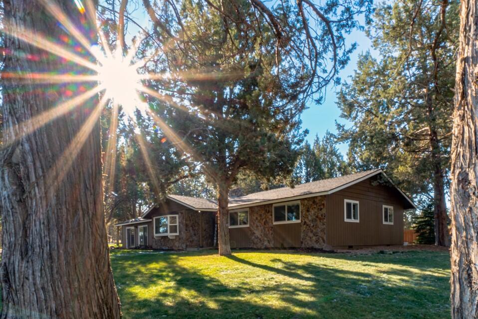 64570 Research Road Bend, OR 97703 - Photo 1 of 60 Front Starburst Photo
