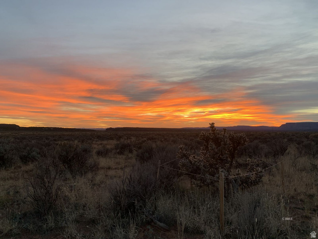 11 Crimson Road East, Unit 11 Kanab, UT 84741 - Photo 13 of 21 View of mountain backdrop