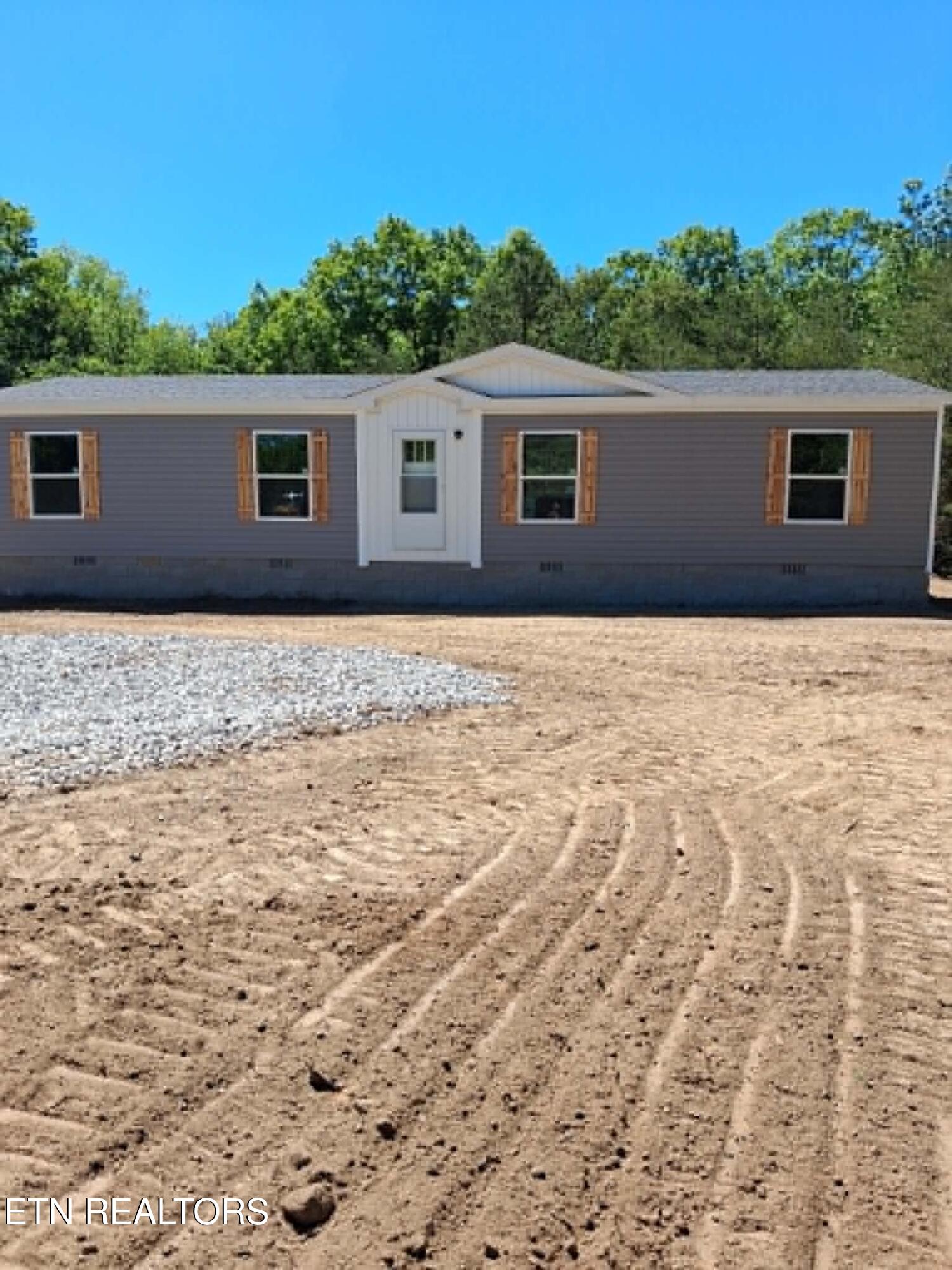 1090 Bill Black Road Clarkrange, TN 38553 - Photo 3 of 19 c911ef33-fa03-42a0-9c23-4523d7e5bbe1