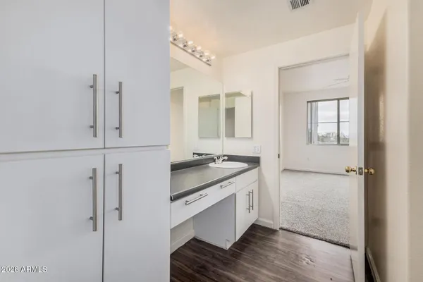 $1,677 | 3302 North 7th Street, Unit 307, Phoenix, AZ 85014