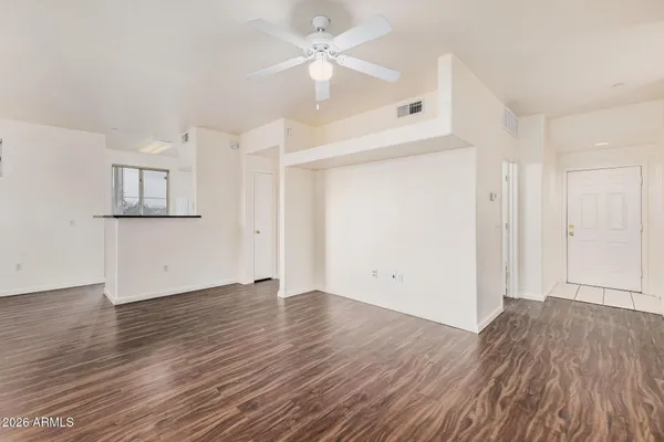 $1,677 | 3302 North 7th Street, Unit 307, Phoenix, AZ 85014