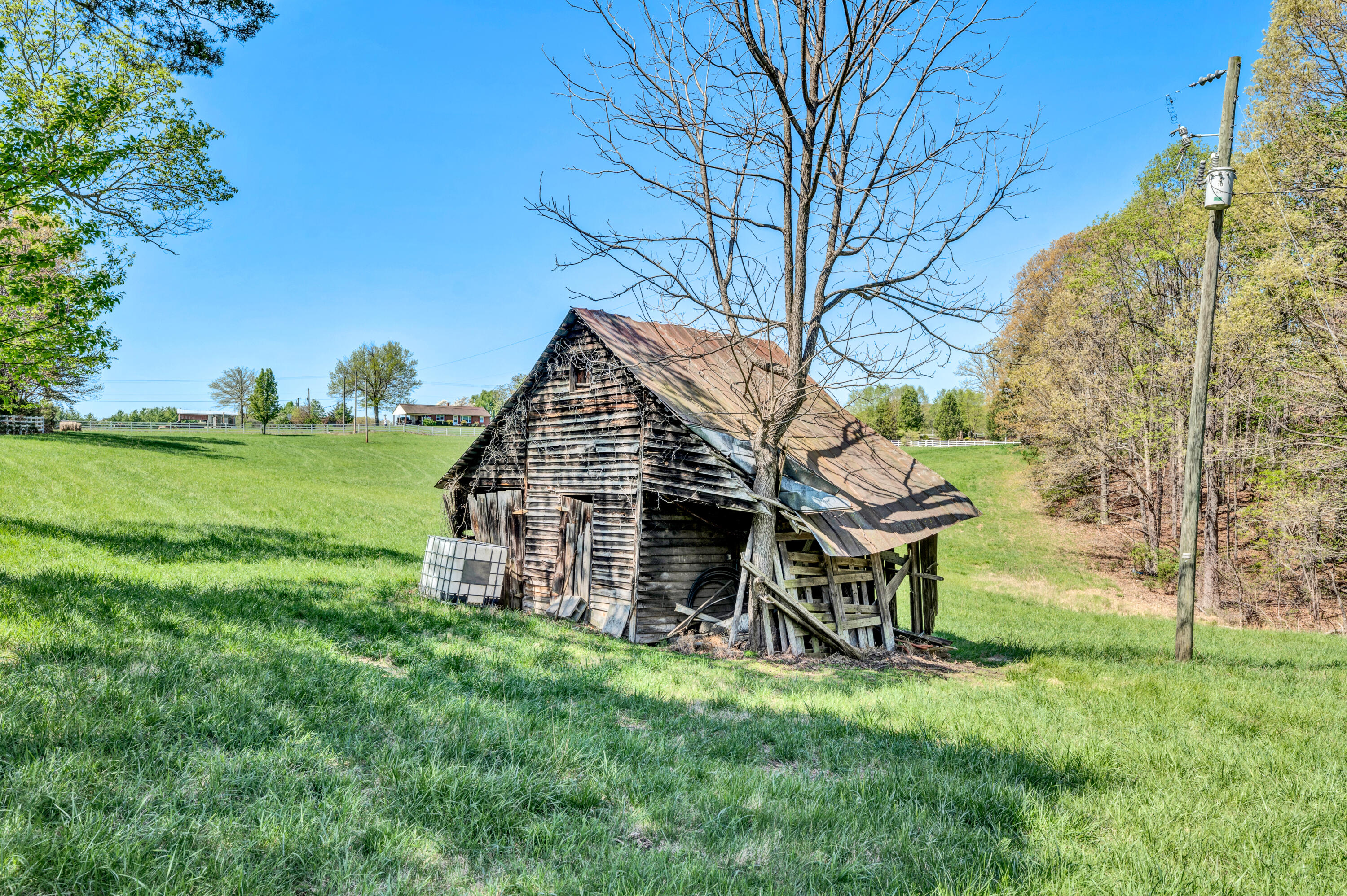 5779 Scruggs Road Moneta, VA 24121 - Photo 12 of 27 11-041520240010