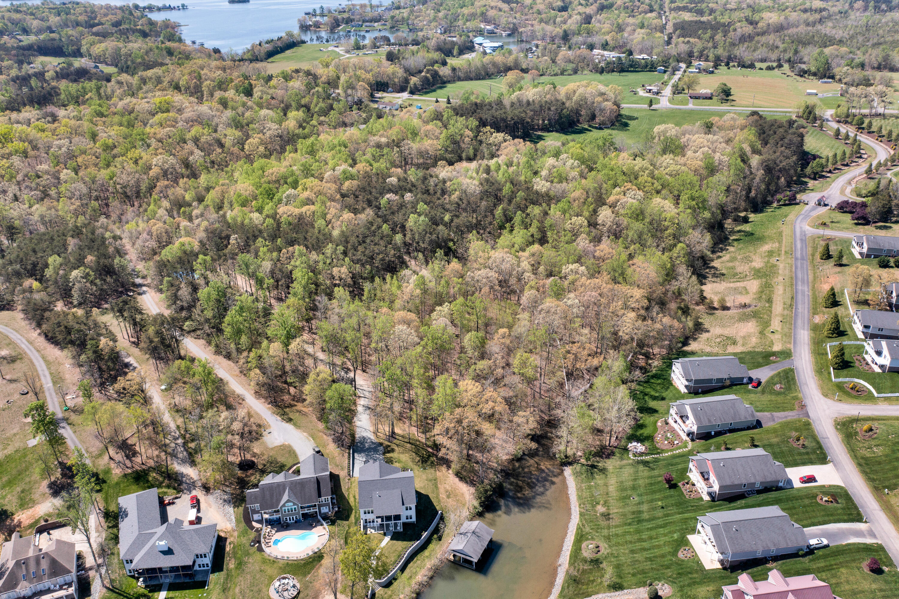 5779 Scruggs Road Moneta, VA 24121 - Photo 8 of 27 05-041520240021