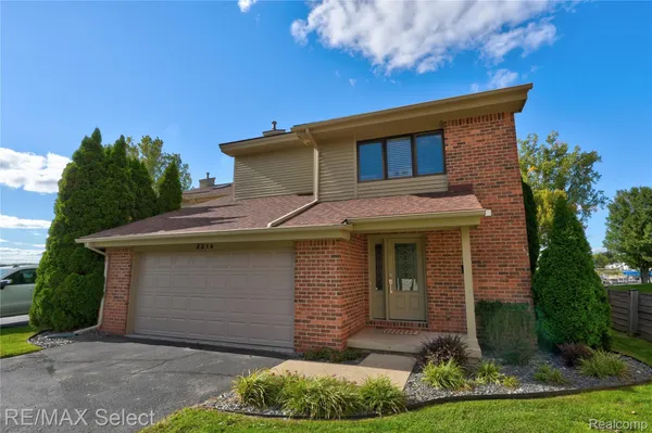 $695,000 | 2214 Bowles Street, Fenton, MI 48430