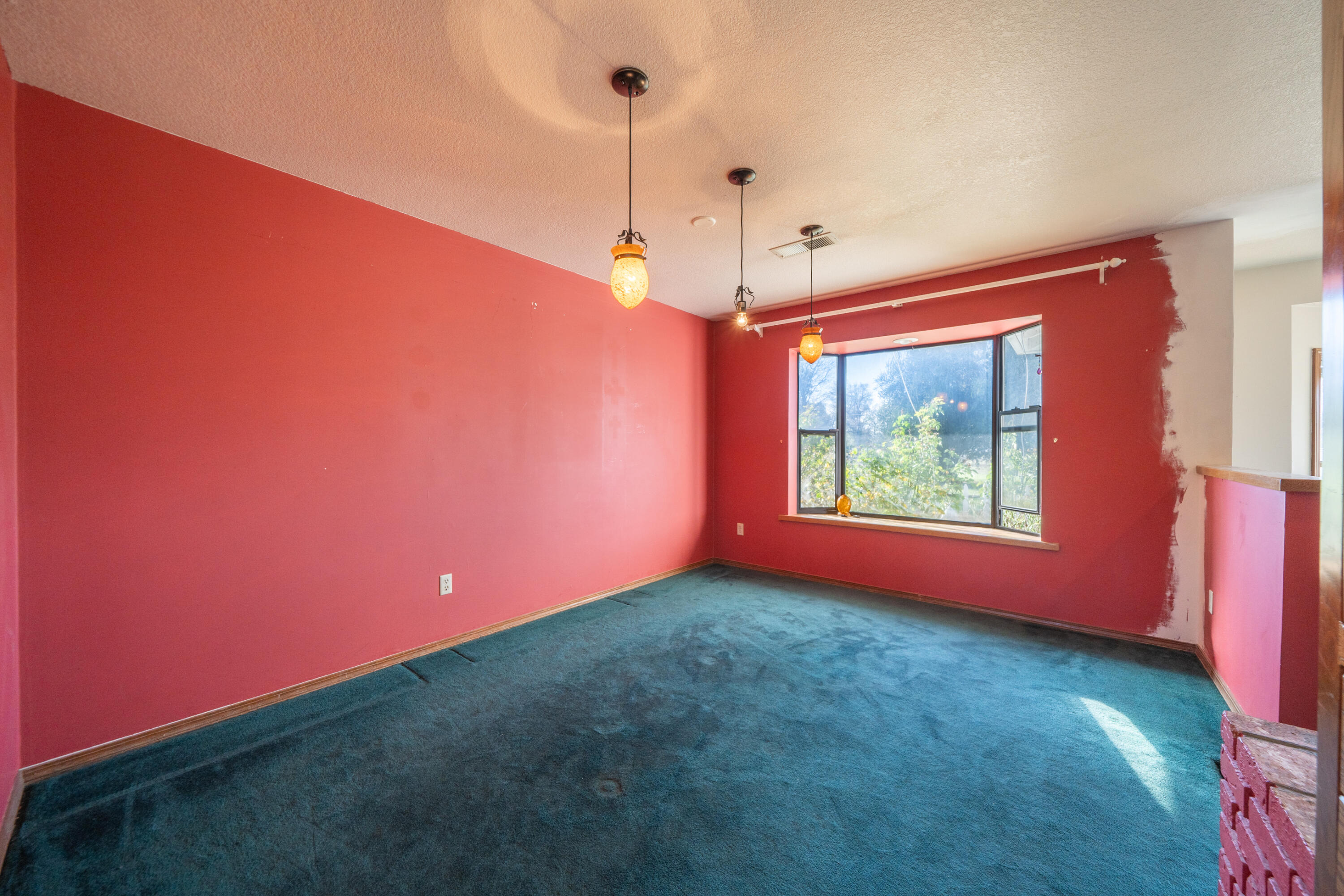 8293 Deschutes Road Palo Cedro, CA 96073 - Photo 17 of 88 Bay window