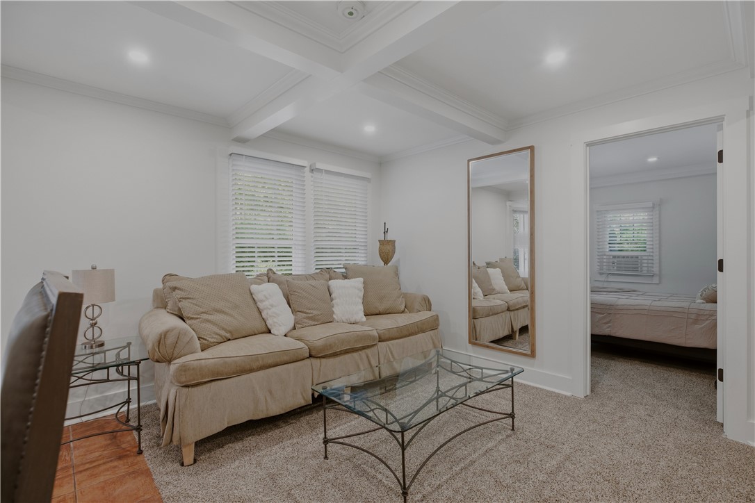 554 East Main Road Middletown, RI 02842 - Photo 4 of 22