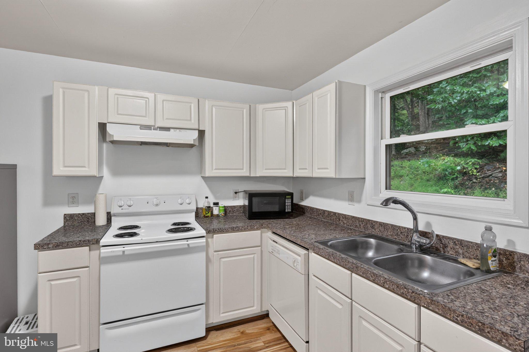 490 Split Rail Road Front Royal, VA 22630 - Photo 8 of 21 Gallery Image 8