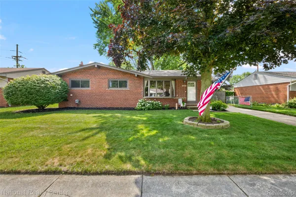 $324,900 | 36415 Dowling Street, Livonia, MI 48150