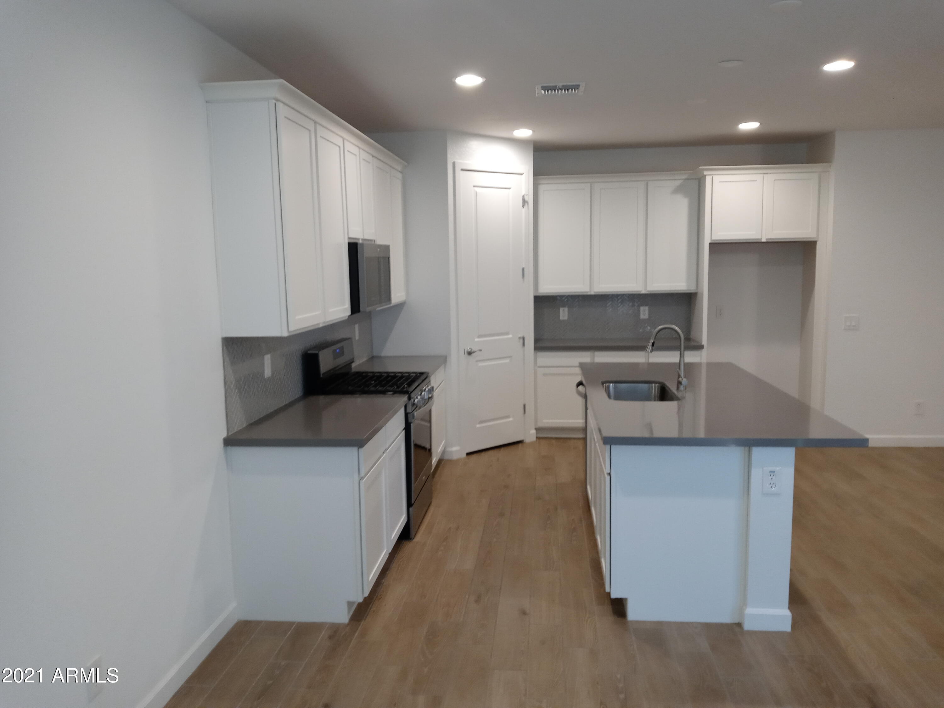 4134 South Neutron Mesa, AZ 85212 - Photo 9 of 17 kitchen