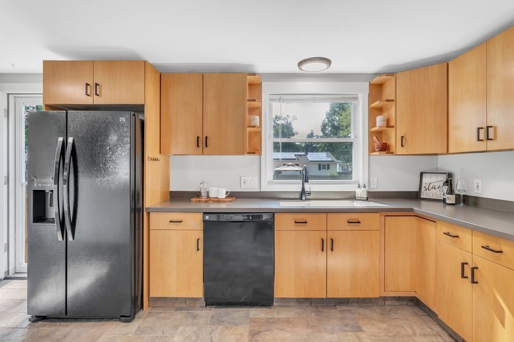 56 Louis Road Springfield, MA 01118 - Photo 17 of 36 Gallery Image 17
