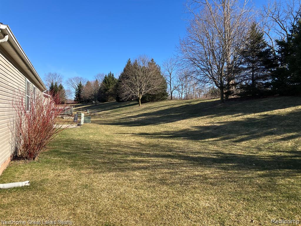 6157 Addison Way Fenton, MI 48430 - Photo 10 of 11
