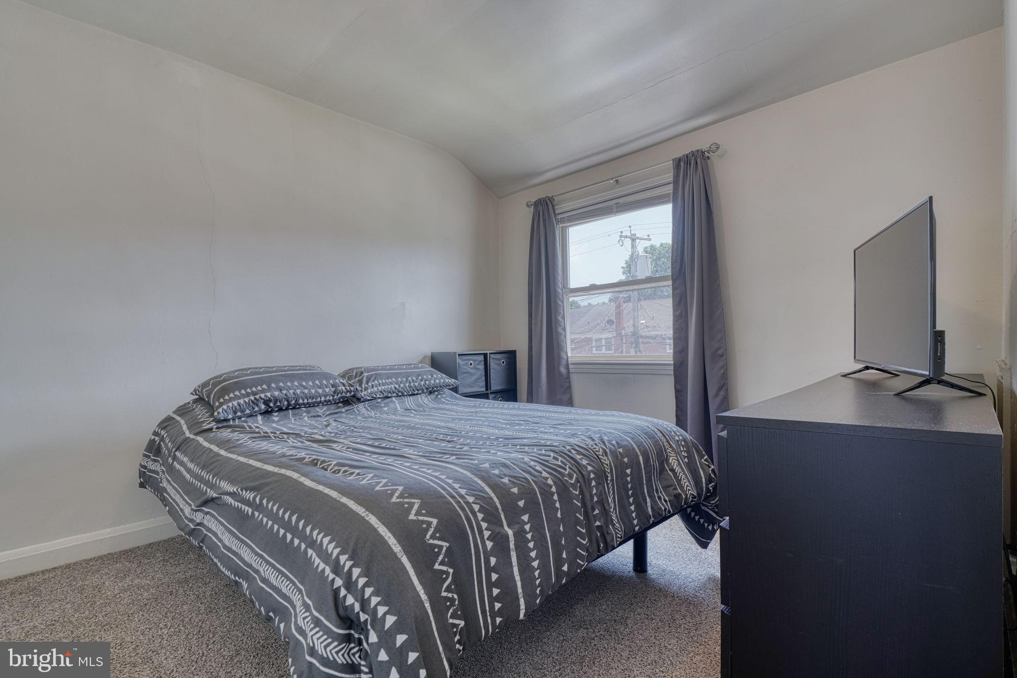 911 Arncliffe Road Essex, MD 21221 - Photo 12 of 26 Bedroom #1